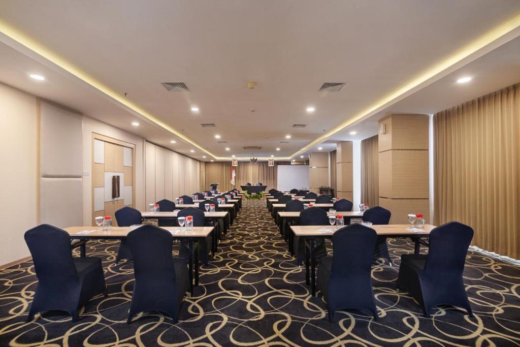 Quest Hotel Darmo - Surabaya By Aston Екстериор снимка