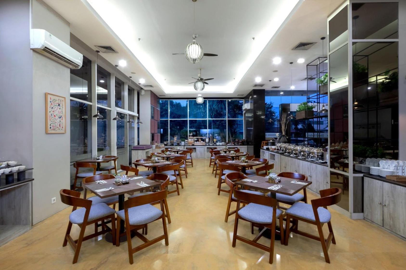 Quest Hotel Darmo - Surabaya By Aston Екстериор снимка